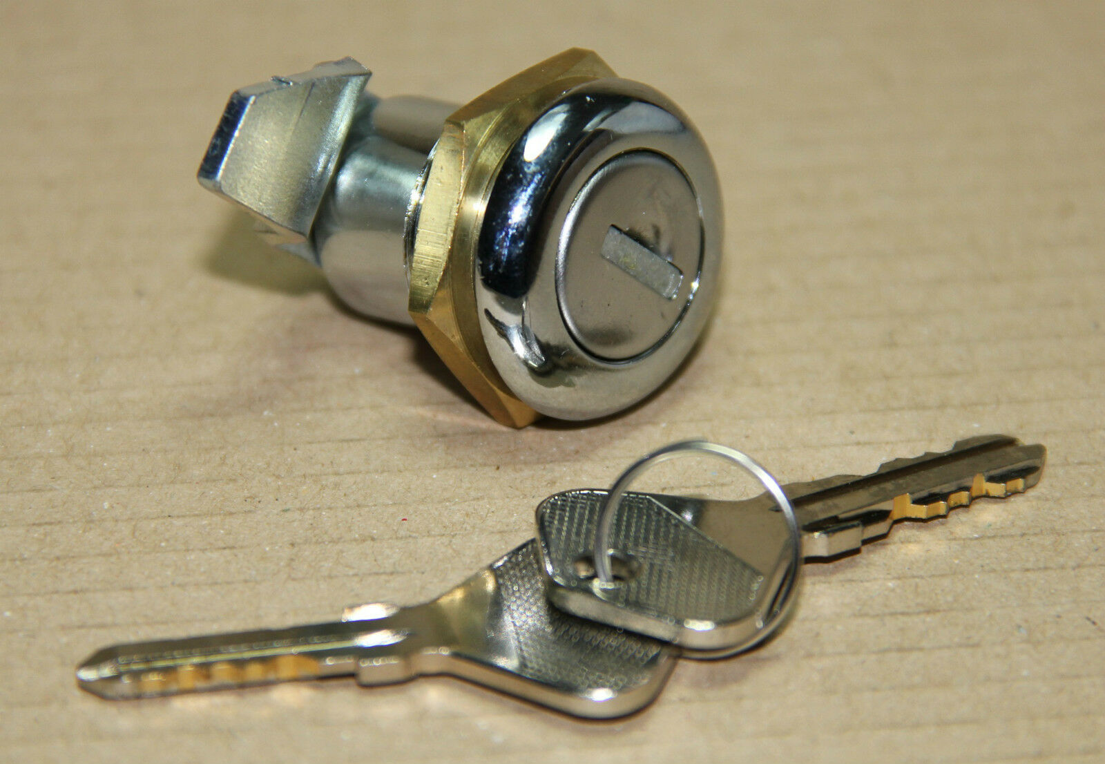 CLASSIC ALFA ROMEO SPIDER DUETTO GLOVE BOX LOCK (KIT WITH KEY) BRAND N