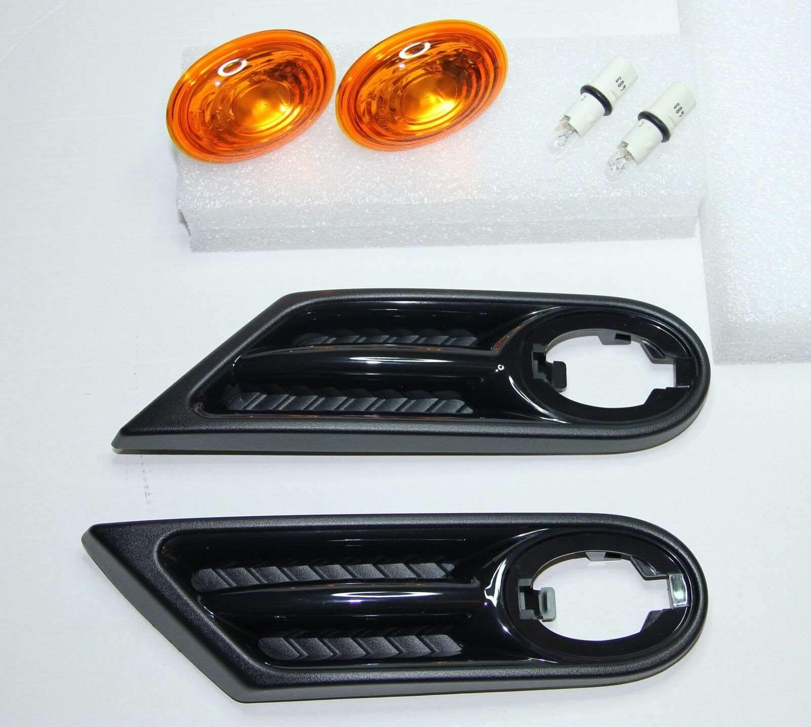 2x OEM BMW MINI R56 R57 ORANGE SIDE INDICATOR REPEATER SCUTTLE TRIM BL ...