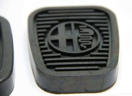 2x CLASSIC ALFA ROMEO 105 GT GTV PEDAL COVER RUBBER KIT WITH ALFA LOGO BRAND NEW