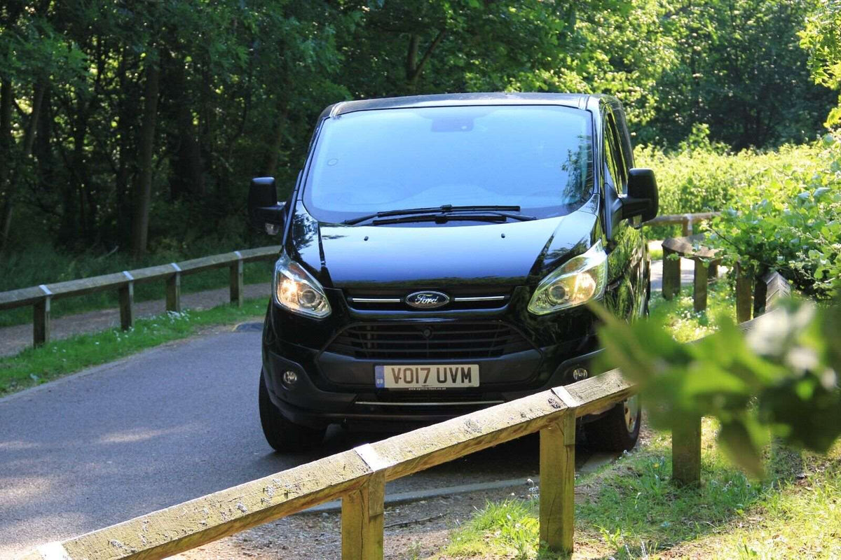 2017 Ford Transit Custom 9 SEATS MPV Diesel ULEZ only 79k miles FSH FULLY LOADED