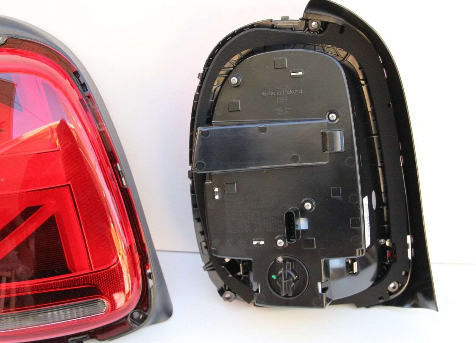 2x 純正 OEM ミニ F55 F56 F57 (LCI) ユニオンジャック リアテール